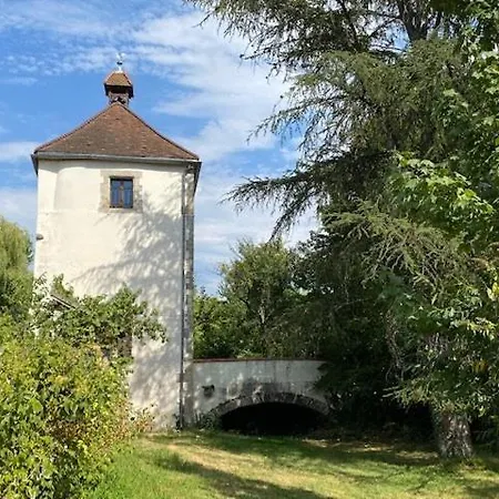 Medieval Tower At Chateau De Champagnat Semesterbostad