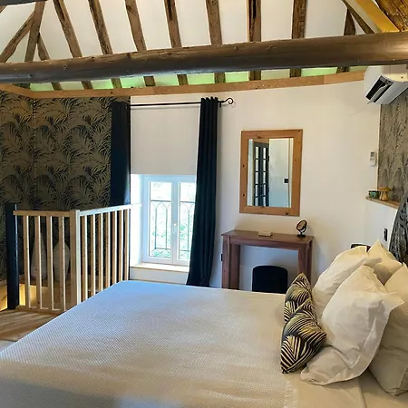 Medieval Tower At Chateau De Champagnat Semesterbostad *